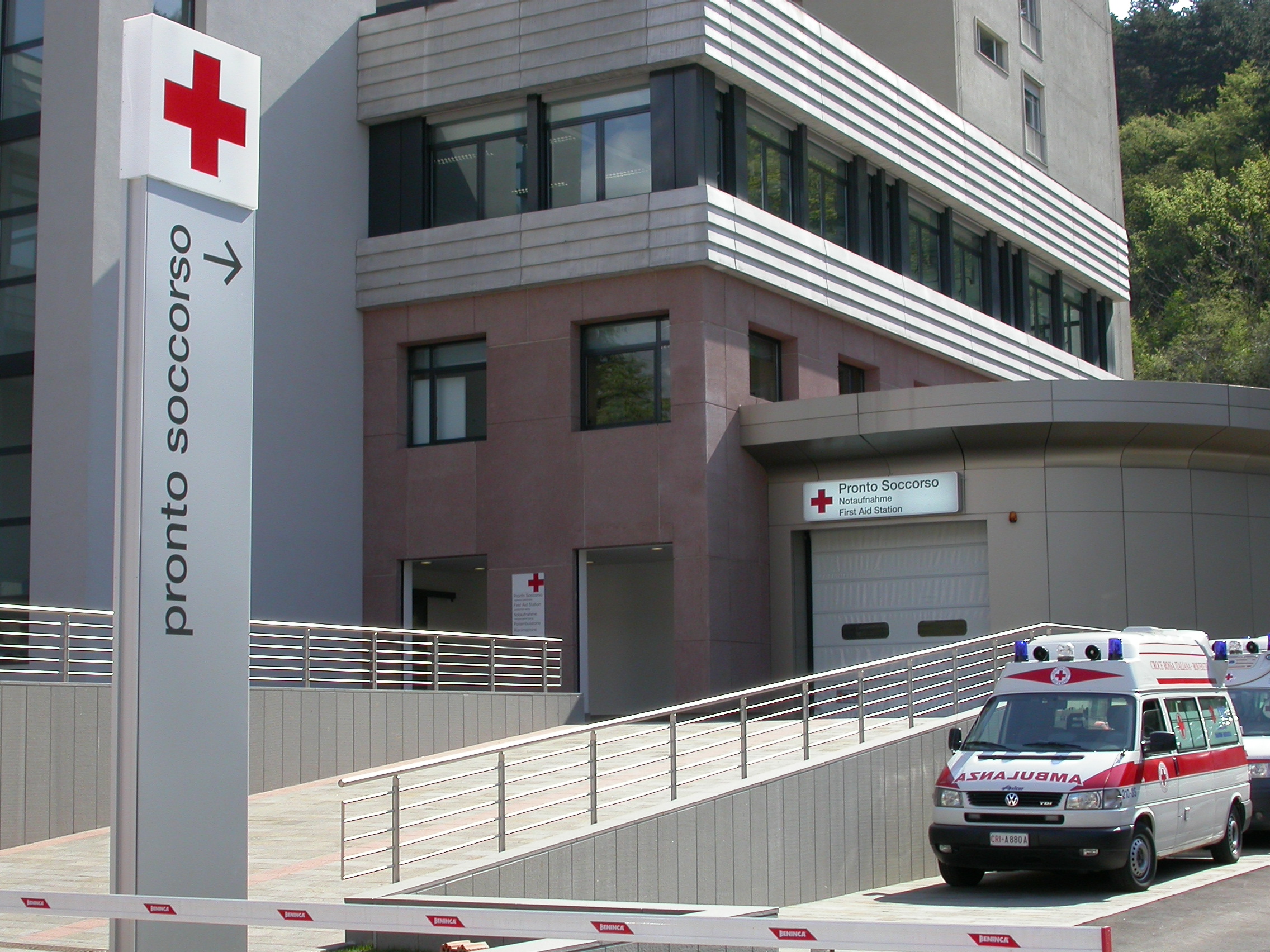 Disinnesco bomba: ospedale di Rovereto non accessibile 
