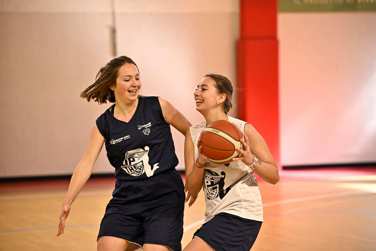 "Pump Up The Jam", lunedì conferenza stampa 