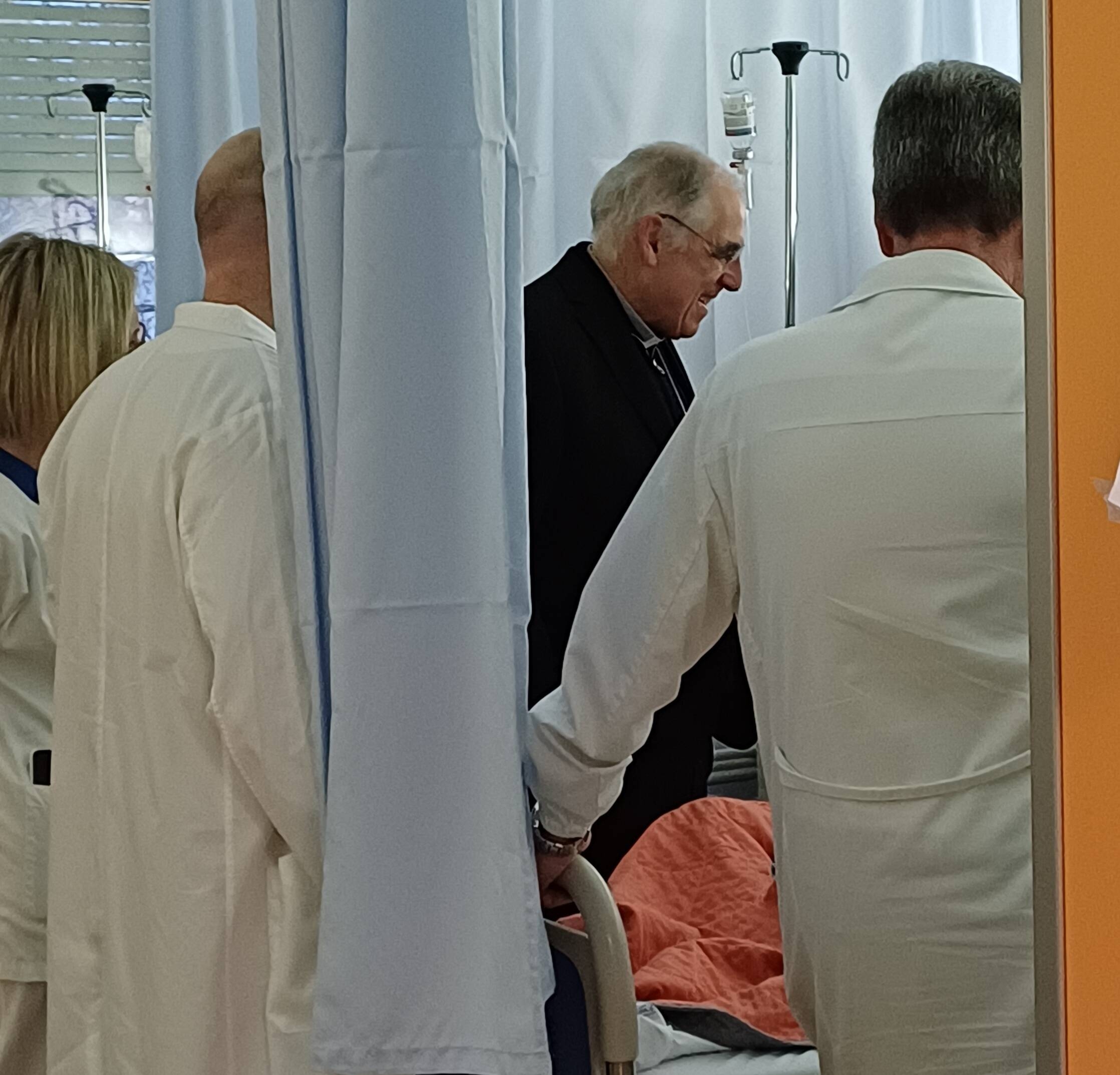 L’arcivescovo Lauro Tisi in visita al Santa Chiara