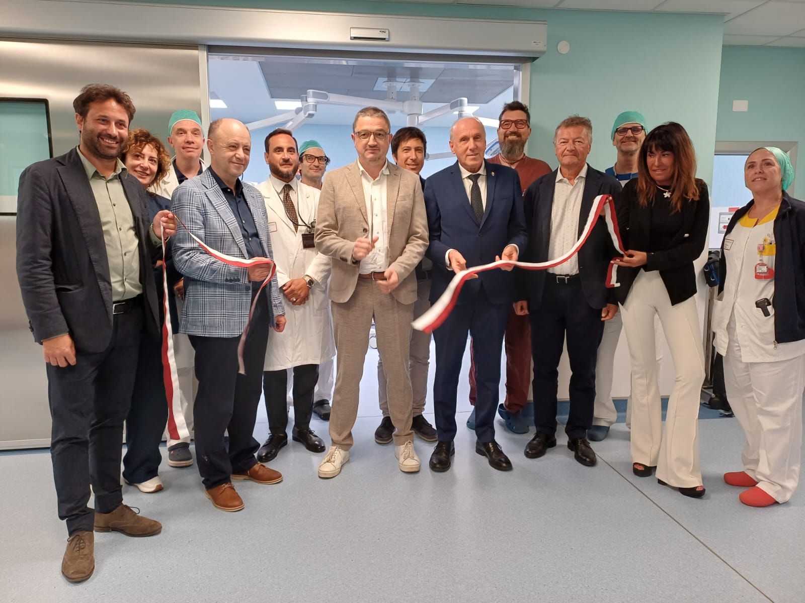 Taglio del nastro sala operatoria neurochirurgica 