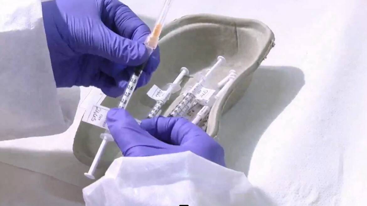 Immagine: vaccino covid19 4 dose.jpeg Creative Commons Attributon–ShareAlike 4.0 International (CC BY-SA 4.0)