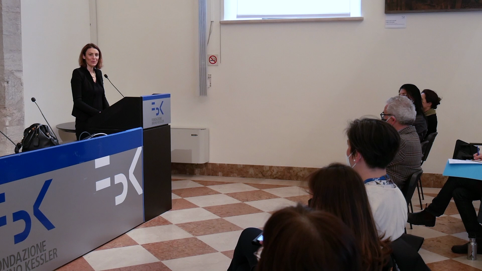 Immagine: vlcsnap-2022-04-02-12h11m36s690.png Creative Commons Attributon–ShareAlike 4.0 International (CC BY-SA 4.0)