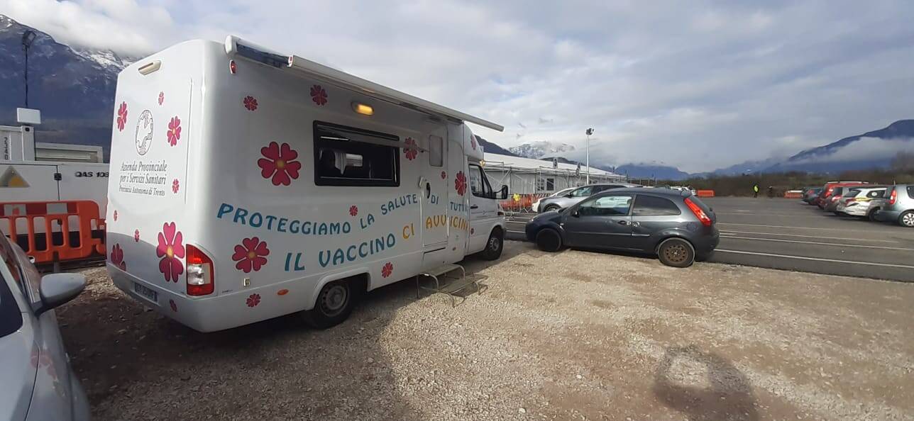 Immagine: centro vaccinale san vincenzo.jpeg Creative Commons Attributon–ShareAlike 4.0 International (CC BY-SA 4.0)