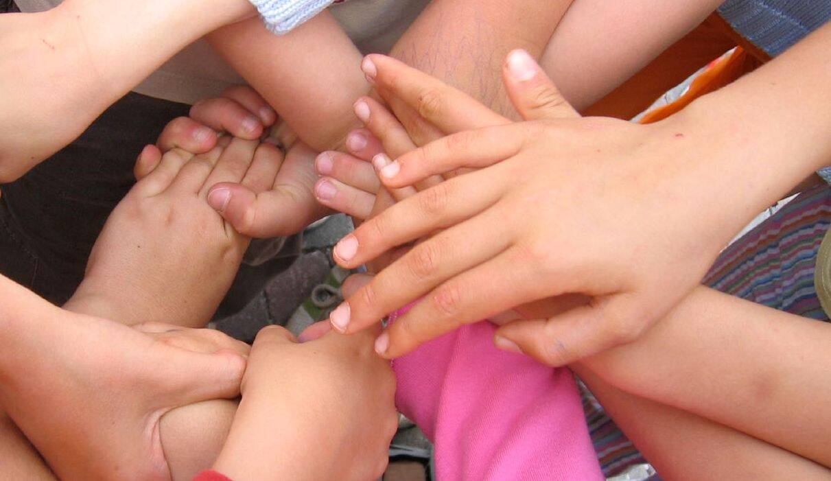 Immagine: AQUILONI SOPRA SCUOLA02.jpg Creative Commons Attributon–ShareAlike 4.0 International (CC BY-SA 4.0)