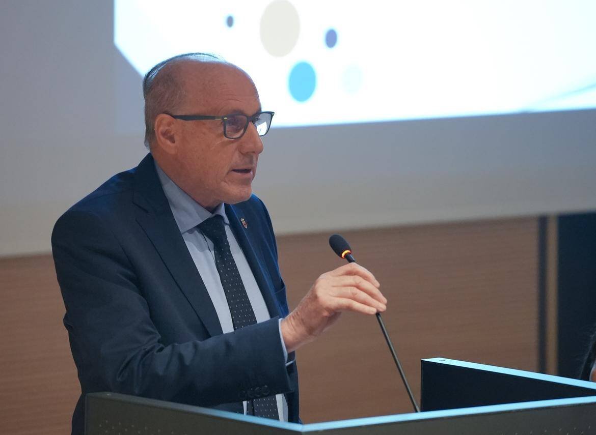 Immagine: L-assessore-Tonina-all-evento-per-i-25-anni-di-Upipa_imagefullwide.jpg 