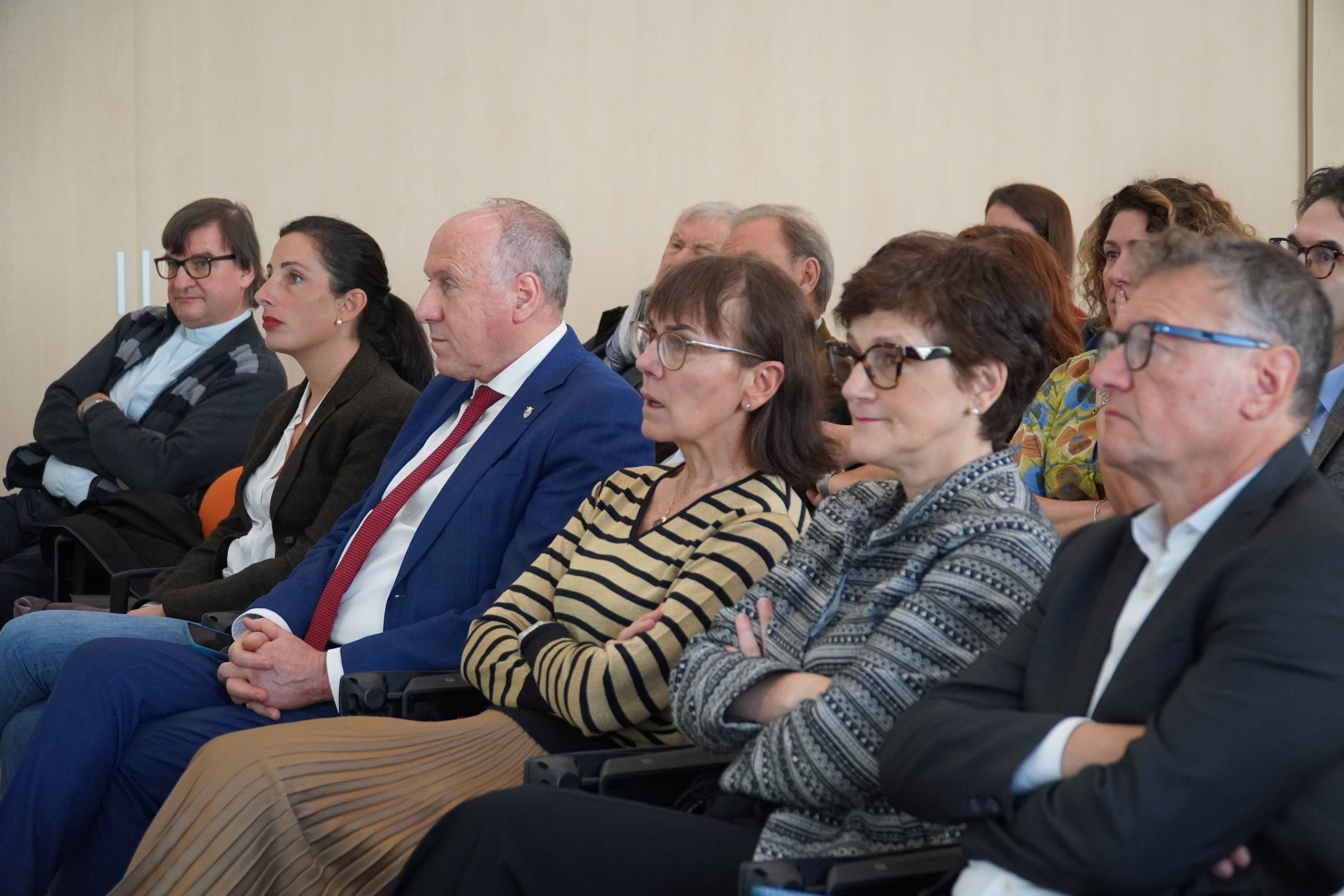 Immagine: Assessori e consiglio di direzione Apss.JPG Creative Commons Attributon–ShareAlike 4.0 International (CC BY-SA 4.0)