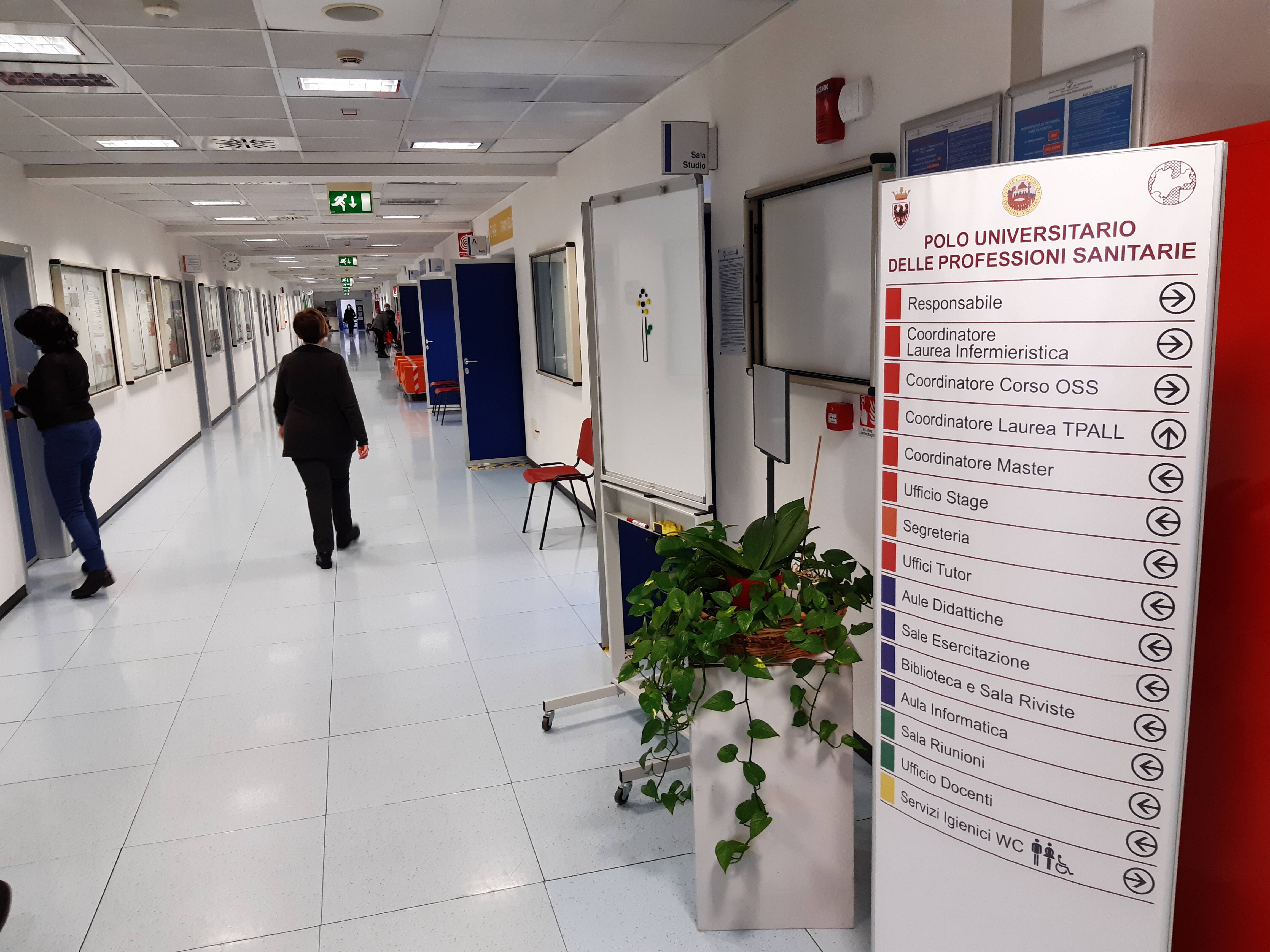 Immagine: 03 corridoio principale.jpg Creative Commons Attributon–ShareAlike 4.0 International (CC BY-SA 4.0)