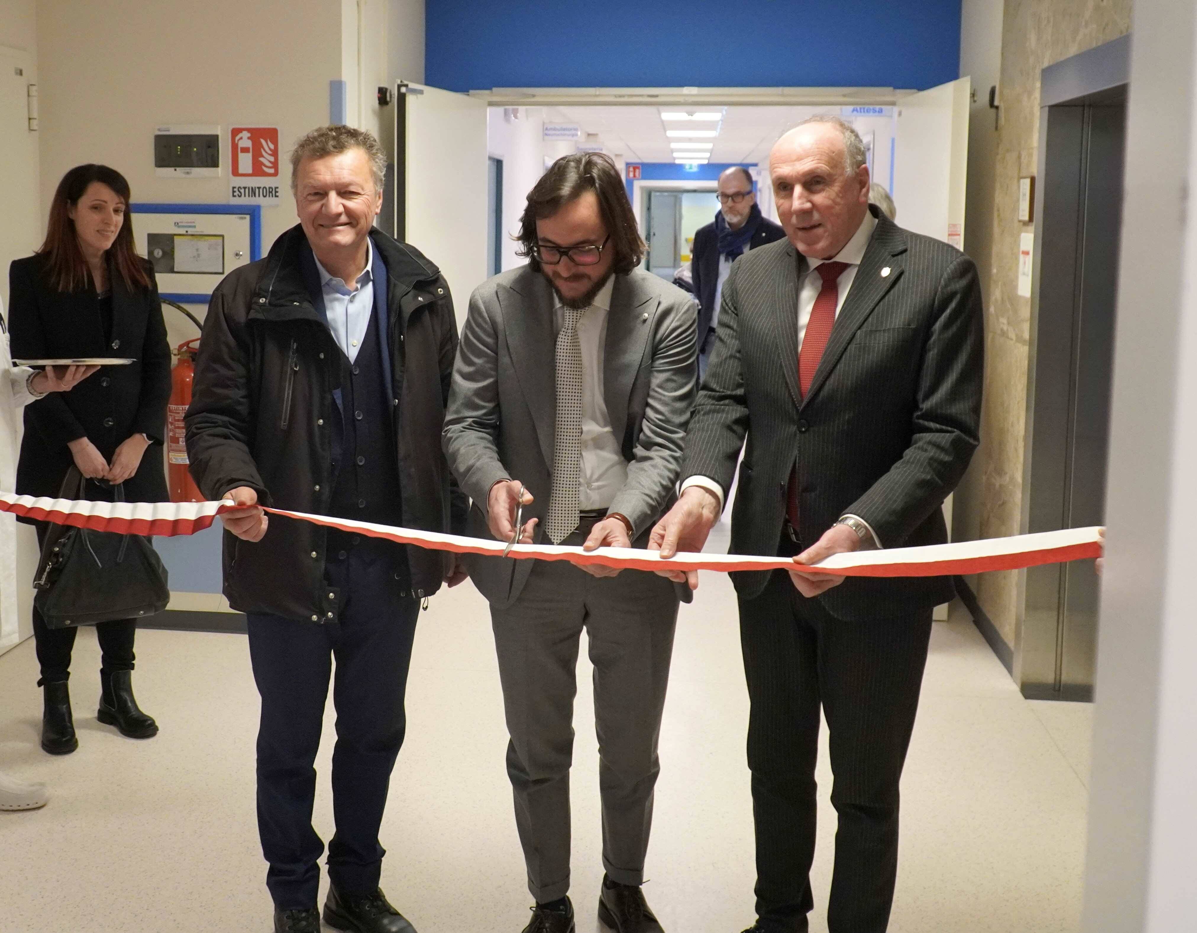 Immagine: Inaugurazione neurochirurgia .jpg Creative Commons Attributon–ShareAlike 4.0 International (CC BY-SA 4.0)
