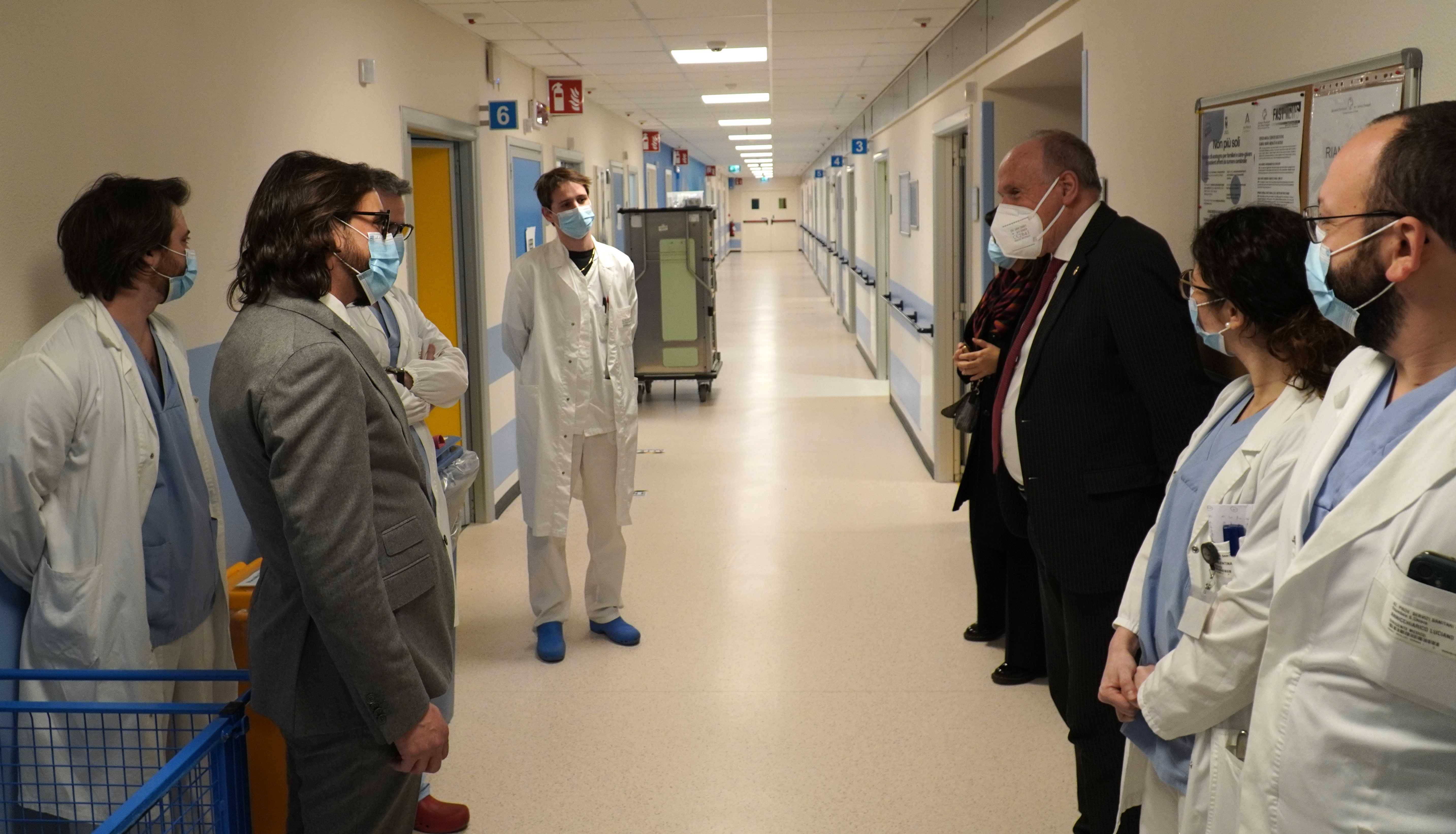 Immagine: Inaugurazione neurochirurgia 3.jpg Creative Commons Attributon–ShareAlike 4.0 International (CC BY-SA 4.0)