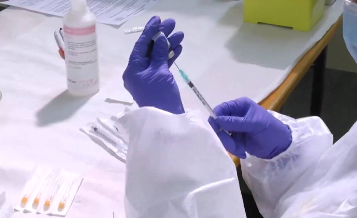 Immagine: Predisposizione-di-vaccino-anticovid.jpg Creative Commons Attributon–ShareAlike 4.0 International (CC BY-SA 4.0)