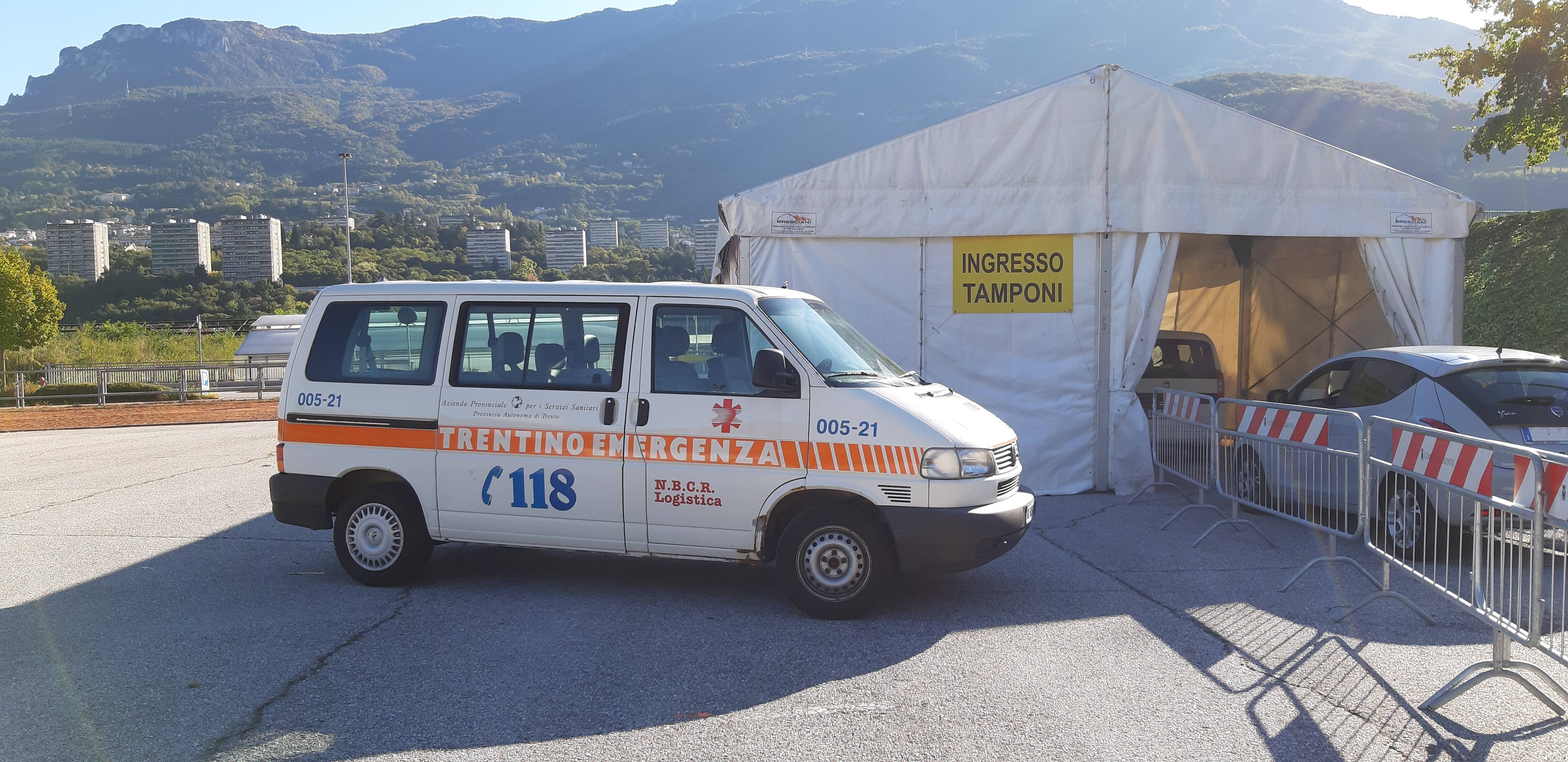 Immagine: drive tamponi trento sud1.jpg Creative Commons Attributon–ShareAlike 4.0 International (CC BY-SA 4.0)