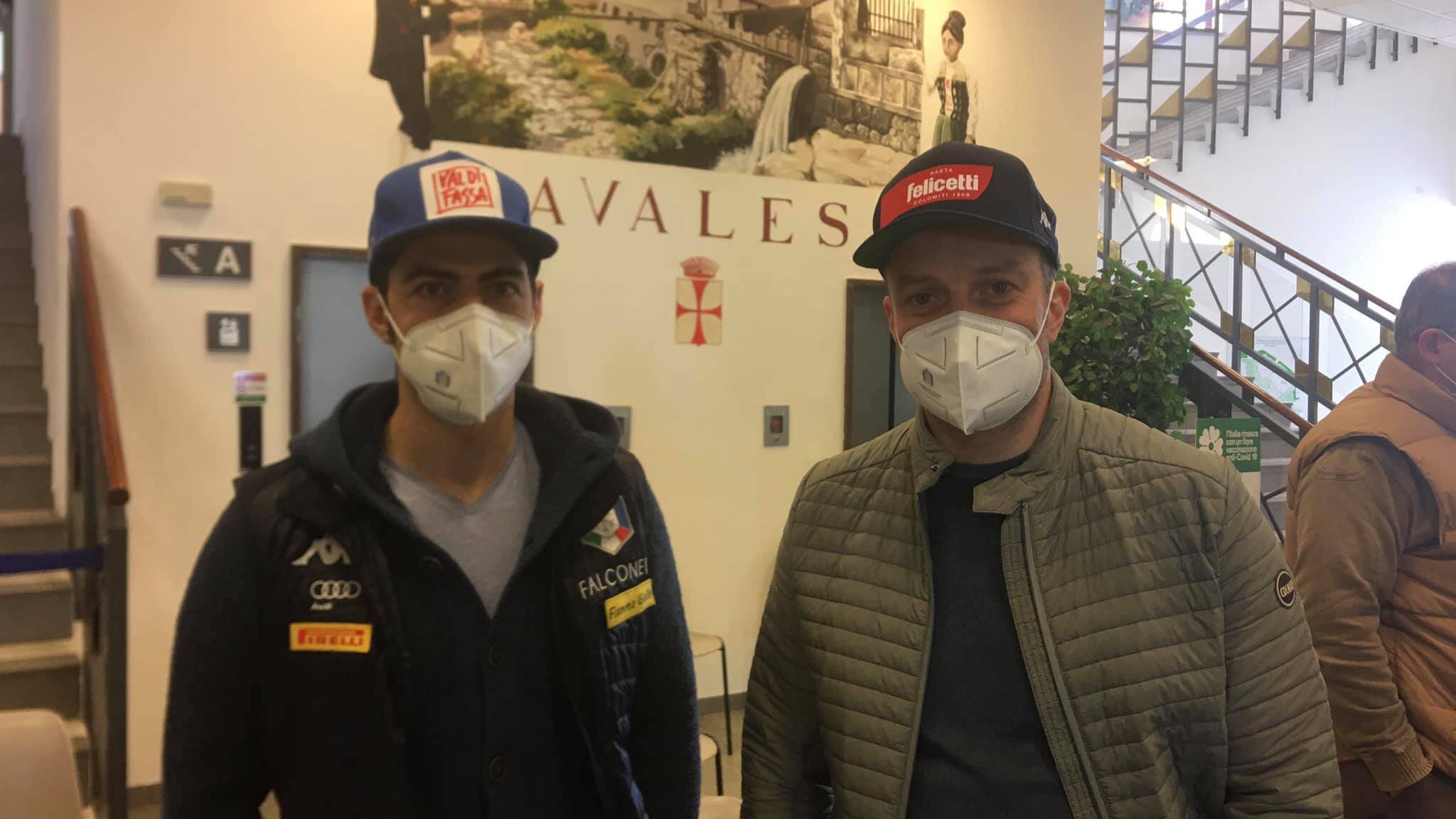 Immagine: Stefano Gross e Mandref Moelgg vaccinazione Cavalese.jpg Creative Commons Attributon–ShareAlike 4.0 International (CC BY-SA 4.0)