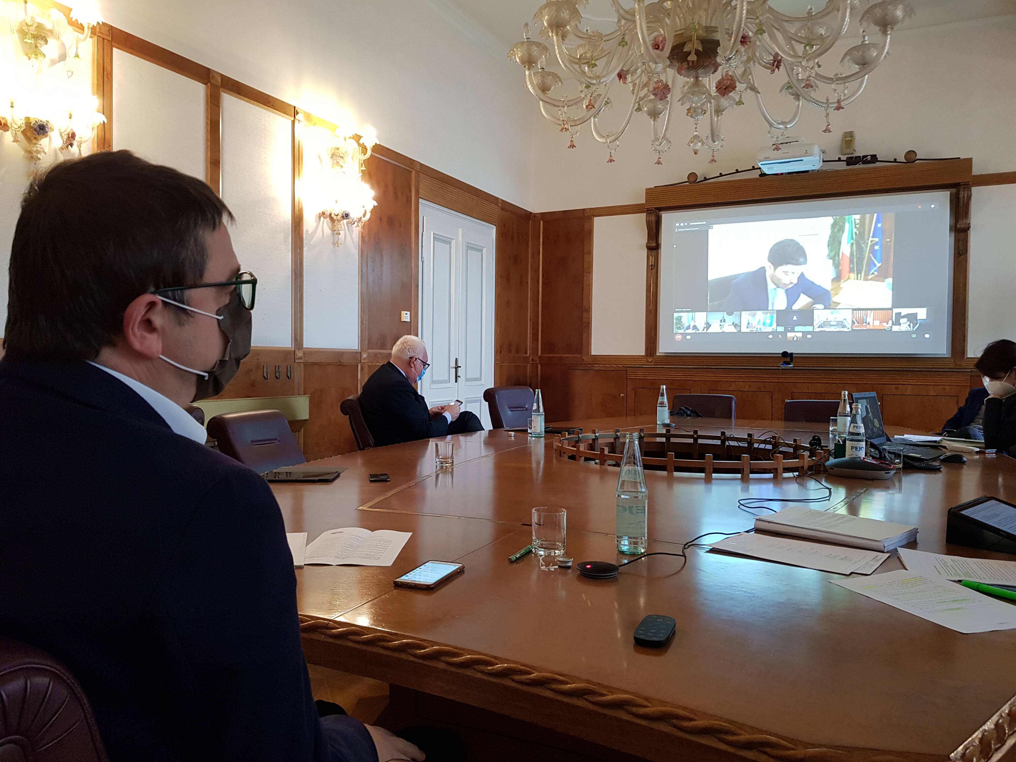 Immagine: 52555312-B53C-4869-B403-0BD892EFA08A.jpeg Licenza sconosciuta