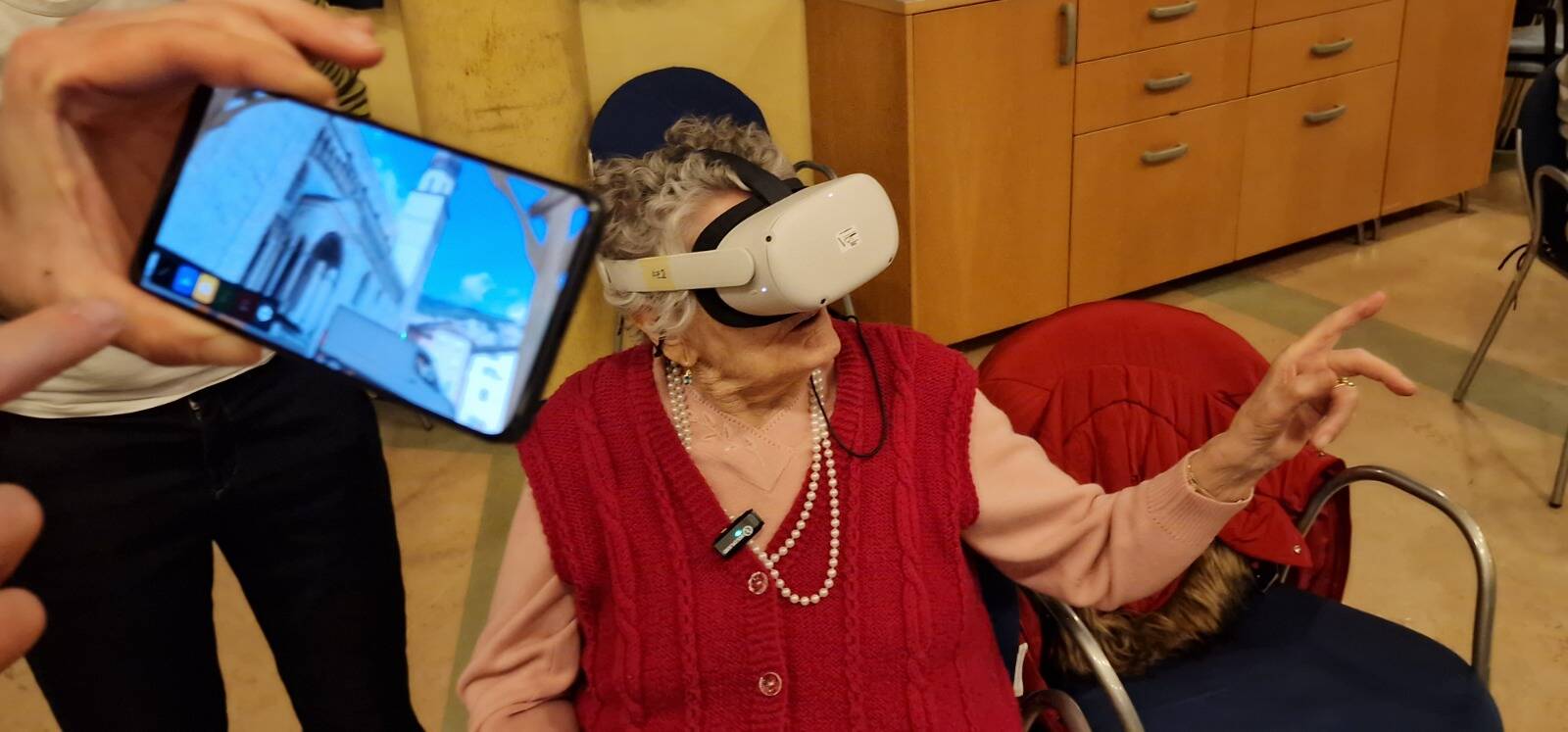 Immagine: ok_presentazione VR APSP Grazioli - Trento.jpeg Creative Commons Attributon–ShareAlike 4.0 International (CC BY-SA 4.0)